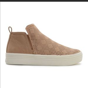💕Dolce Vita Tate Perforated Platform Sneaker 💕